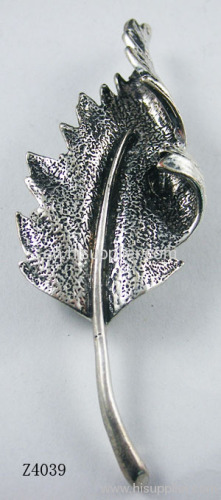 Z4039 Leaf Shape Zinc Alloy Brooch Pin