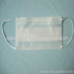 2 piece of non woven face masks with earloop