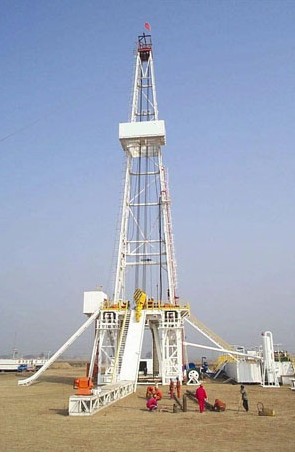 oil drilling rig with compressor