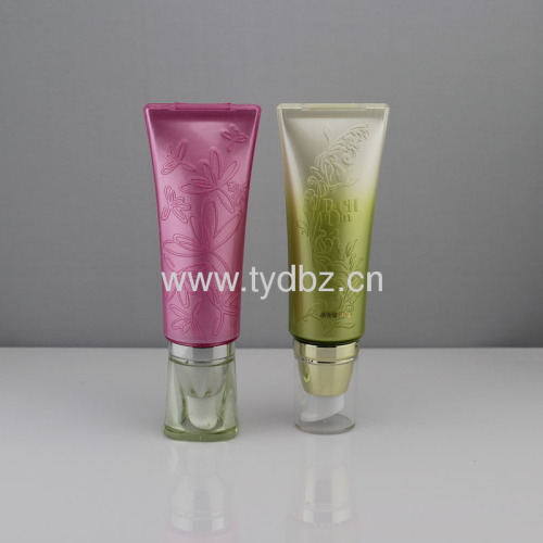 Plastic cosmetic tube by silkscreen printing