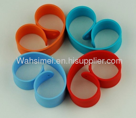 Funny silicone slap bracelet with customize LOGO printed silicone wristband