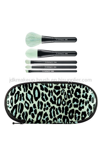 New Arrival!!Perfectly Plush Essential Brush Kit