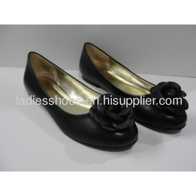 Ladies flat dress shoes