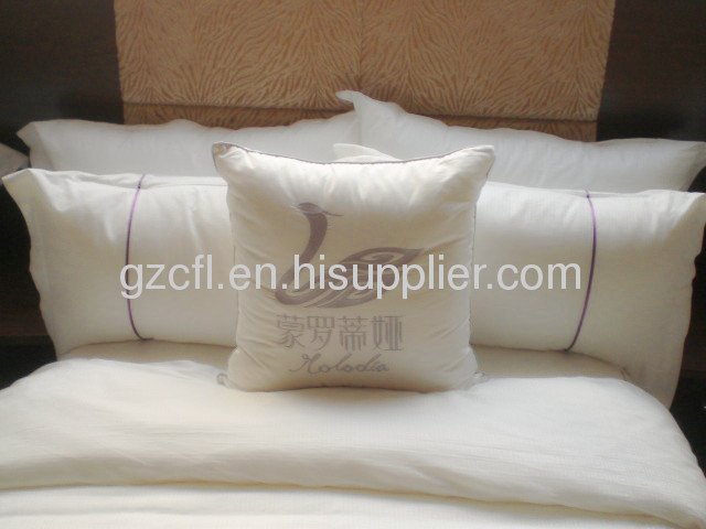 Comfortable hotel bedding set