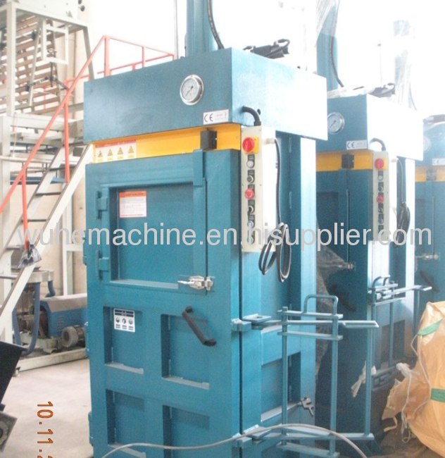 Hydraulic baler machine 