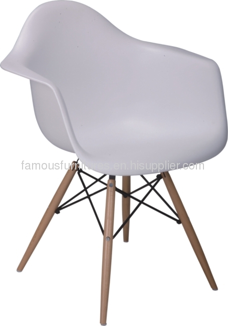 eames armchair with Steel Base