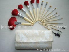 animal hair makeup brush