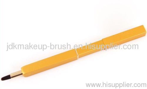 Professional retractable lip brush