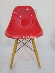 Eames Plastic Side Chair