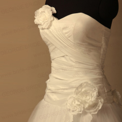 Sweetheart Silky Taffeta Wedding dresses with Handmade Flowers