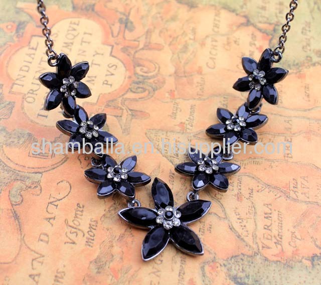 Wholesale Black flowers OL WALLIS Necklace for Women