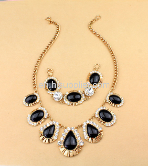 Vintage Style Rhinestone Crystal J Crew Resin Necklace Bracelet Set