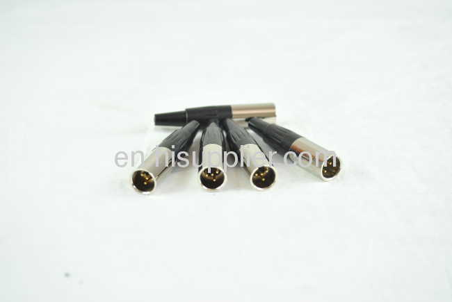 4-Pin male XLR connector