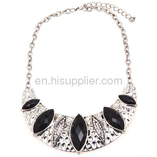 Wholesale Vintage Jewelry Chunky Crescent Bib Choker Necklace Pendant