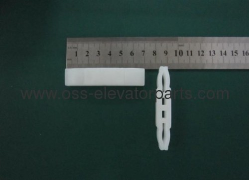 DOOR GUIDE SHOE PLASTIC(plastic part of KM470560G01)