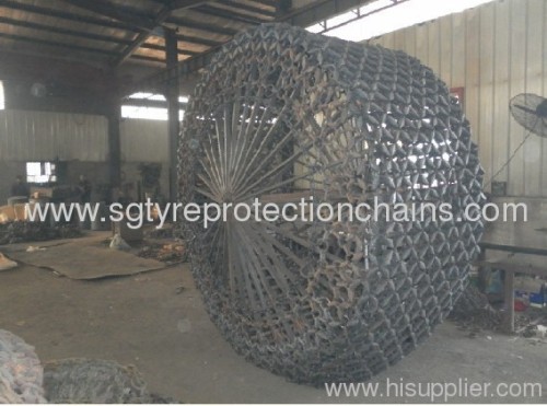 Protection chains for rubber tire