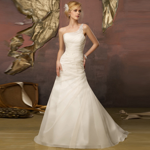 best classic wedding dress 2013