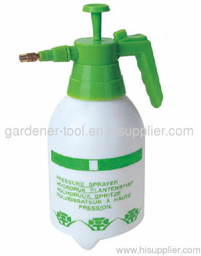 Garden pump pressure handle sprayer