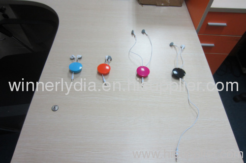 Retractable earphone with big logo printing suitable for promotion