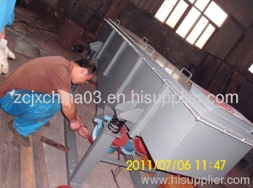 2013 Hot Sell mining quarry vibrating screen classifier with low price