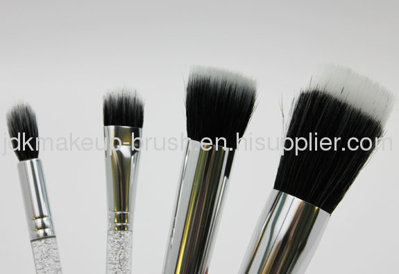 Brand New Cosmetics MAKE IT PERFECT 4pcs Brush Set with case