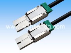 PCIe x4 External Cable Push Latch