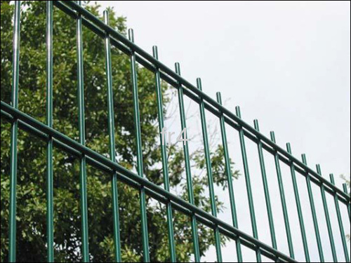 Double wiremesh fence