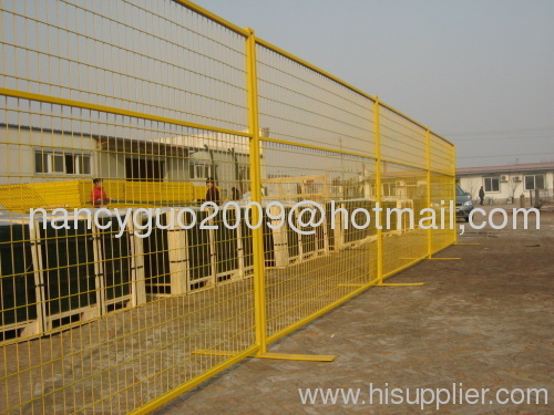 Welded wire mesh temporary fencing