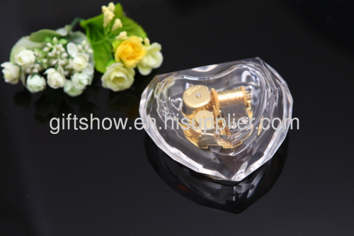 The acrylic the transparent large heart - shaped music box; Music Box; wedding gift Valentine