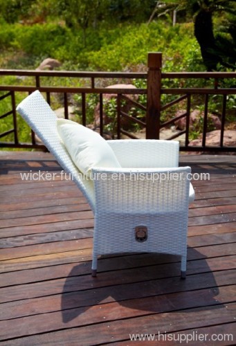 Outdoor adjustable leisure chair with adjustable pole