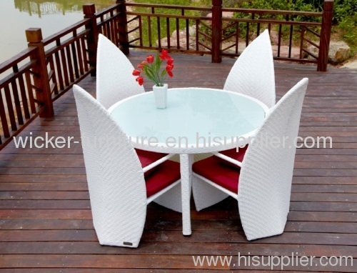 Wicker leaves round dining table with 4chairs