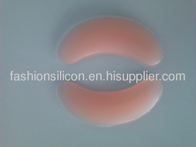 Comfortable feel and Real-touching lightweight silicon breast pads