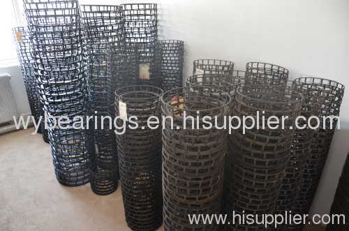 Pressed steel cage for bearing