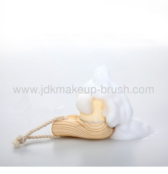 Professional facial cleansing brush 