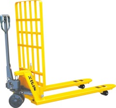 Hydraulic pallet truck with backrest