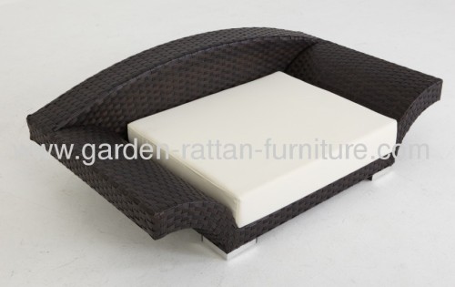 Outdoor rattan garden sun lounge pet bed