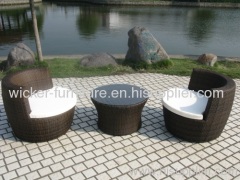 Outdoor vase wicker leisure chair and table