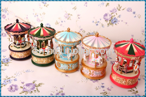 Plastic exquisite small Carousel music box carousel music box