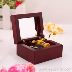 Fine mahogany wood hand movement music box