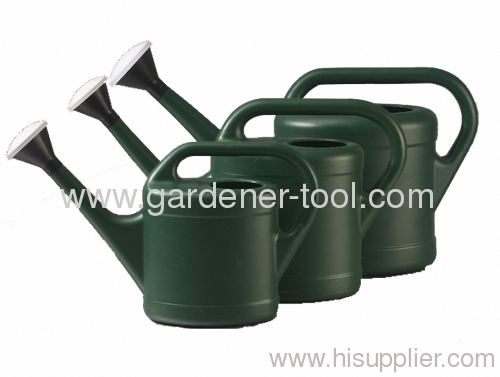 plastic lawn watering can with shower nozzle