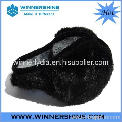 Plush earmuff headphone in stereo and clear sound