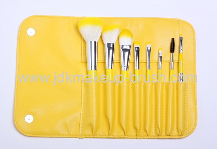 8 Pcs Pro Yellow Makeup Brush Set With Pouch