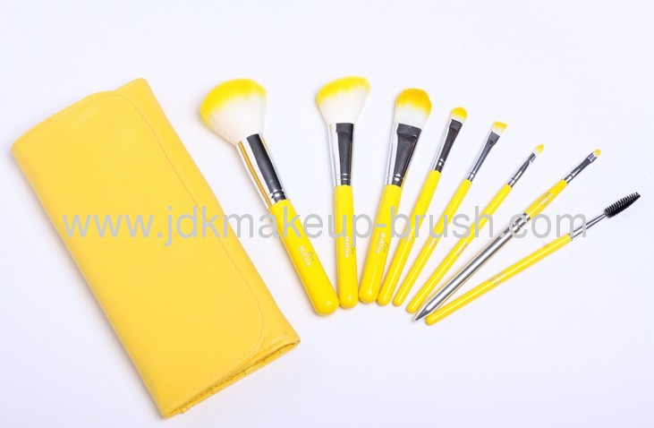 8 Pcs Pro Yellow Makeup Brush Set With Pouch