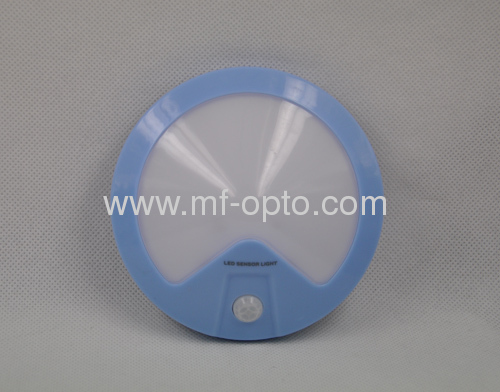 Battery oprated round motion sensor light bulb