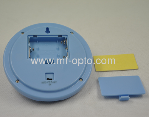 Battery oprated round motion sensor light bulb