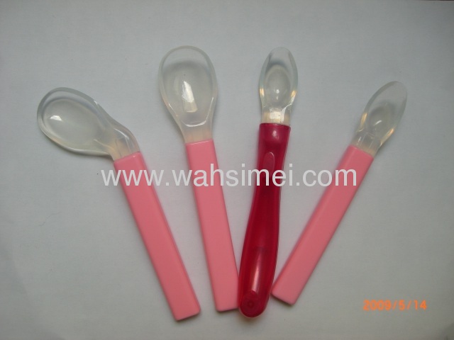 Easy wipe silicone food catcher bibs with free spoons