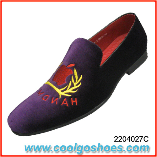 2013 embroidery fashionable velvet slippers/loafers/shoes for men China factory