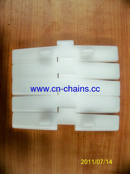 Plastic sideflexing table top conveyor chains with flight (RW880STABF)