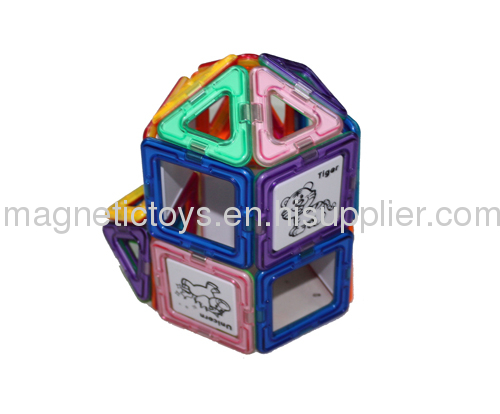 New magnetic construction toy/magnetic panels