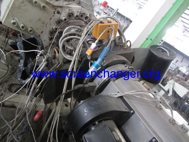 Automatic belt screen changer for plastic pellet making mchine